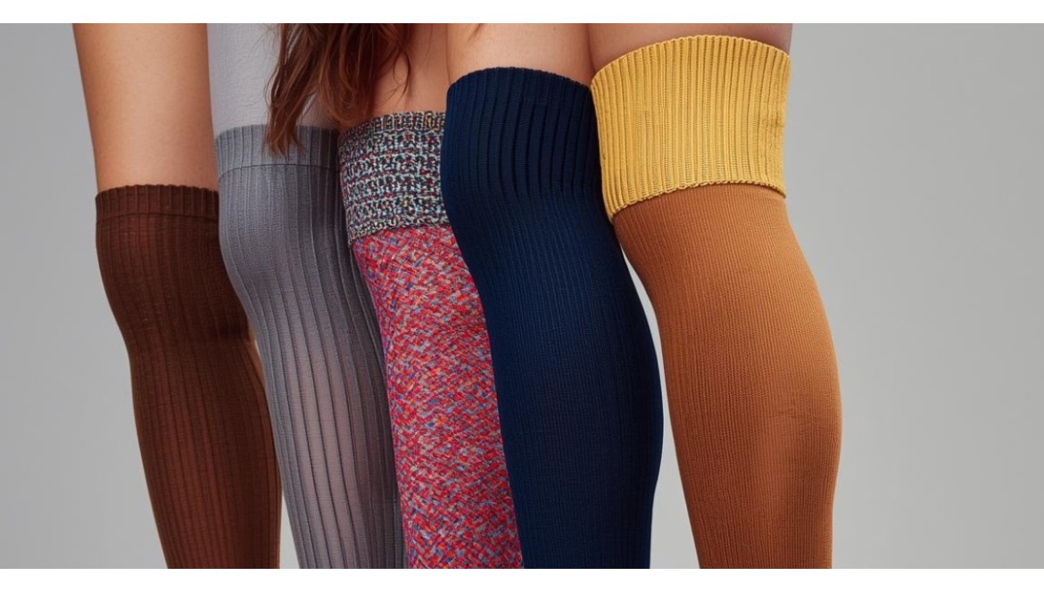 Bawełna, mikrofibra czy kauczuk naturalny? Jak dobrać materiał podkolanówek do typu skóry?